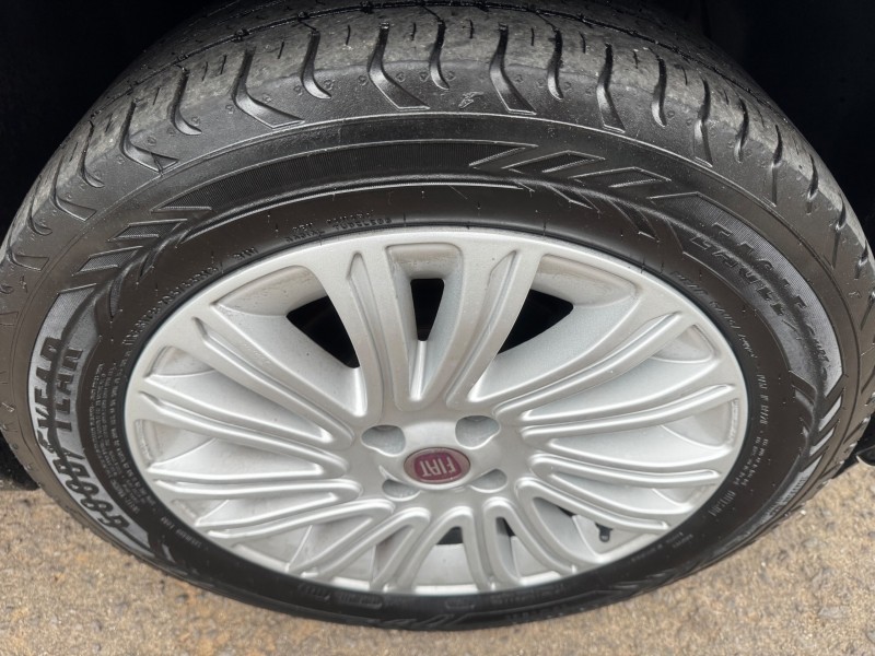 GRAND SIENA 1.6 MPI ESSENCE 16V FLEX 4P MANUAL - 2013 - DOIS IRMãOS