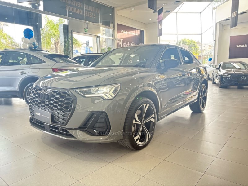 Q3 2.0 TFSI PERFORMANCE BLACK QUATTRO GASOLINA 4P AUTOMÁTICO - 2025 - NOVO HAMBURGO