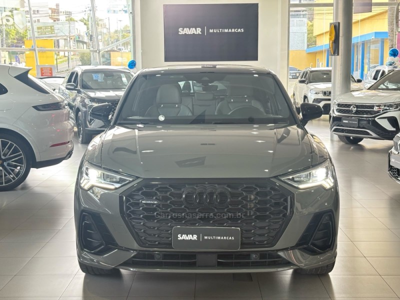 Q3 2.0 TFSI PERFORMANCE BLACK QUATTRO GASOLINA 4P AUTOMÁTICO - 2025 - NOVO HAMBURGO