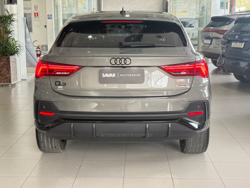 Q3 2.0 TFSI PERFORMANCE BLACK QUATTRO GASOLINA 4P AUTOMÁTICO - 2025 - NOVO HAMBURGO