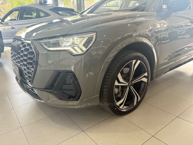 Q3 2.0 TFSI PERFORMANCE BLACK QUATTRO GASOLINA 4P AUTOMÁTICO - 2025 - NOVO HAMBURGO