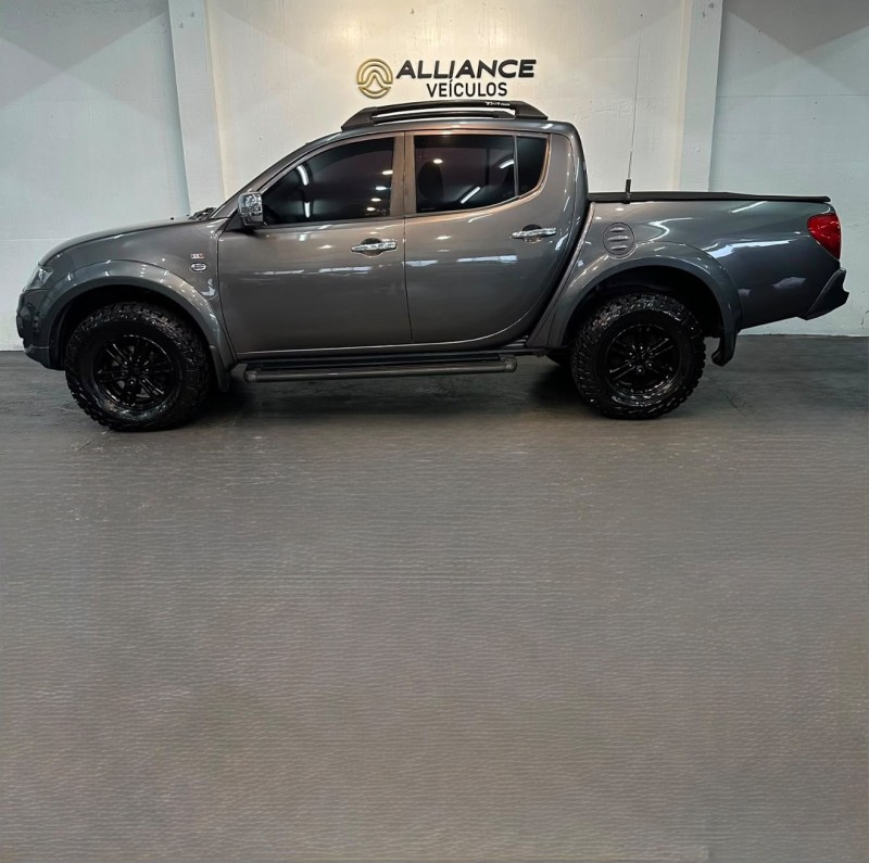 L200 TRITON 3.5 HPE 4X4 CD V6 24V FLEX 4P AUTOMÁTICO - 2016 - CAXIAS DO SUL