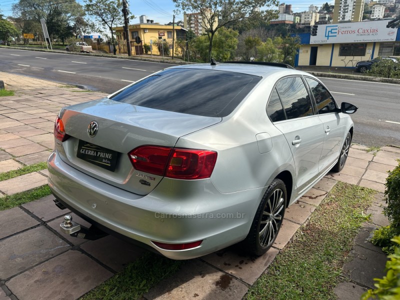 JETTA 2.0 TSI HIGHLINE 211CV GASOLINA 4P DSG - 2014 - CAXIAS DO SUL