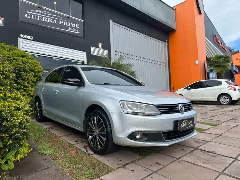 JETTA 2.0 TSI HIGHLINE 211CV GASOLINA 4P DSG - 2014 - CAXIAS DO SUL