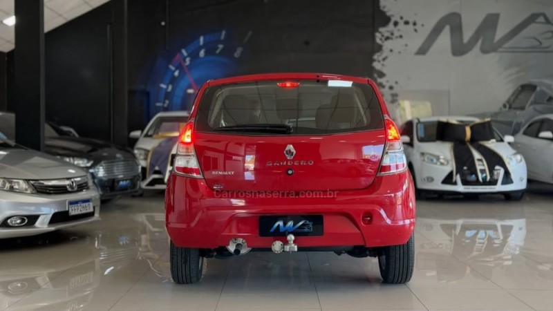 SANDERO 1.0 EXPRESSION 16V FLEX 4P MANUAL - 2014 - ESTâNCIA VELHA