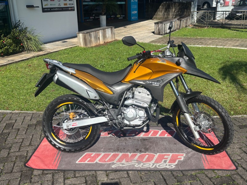 xre 300  2011 feliz