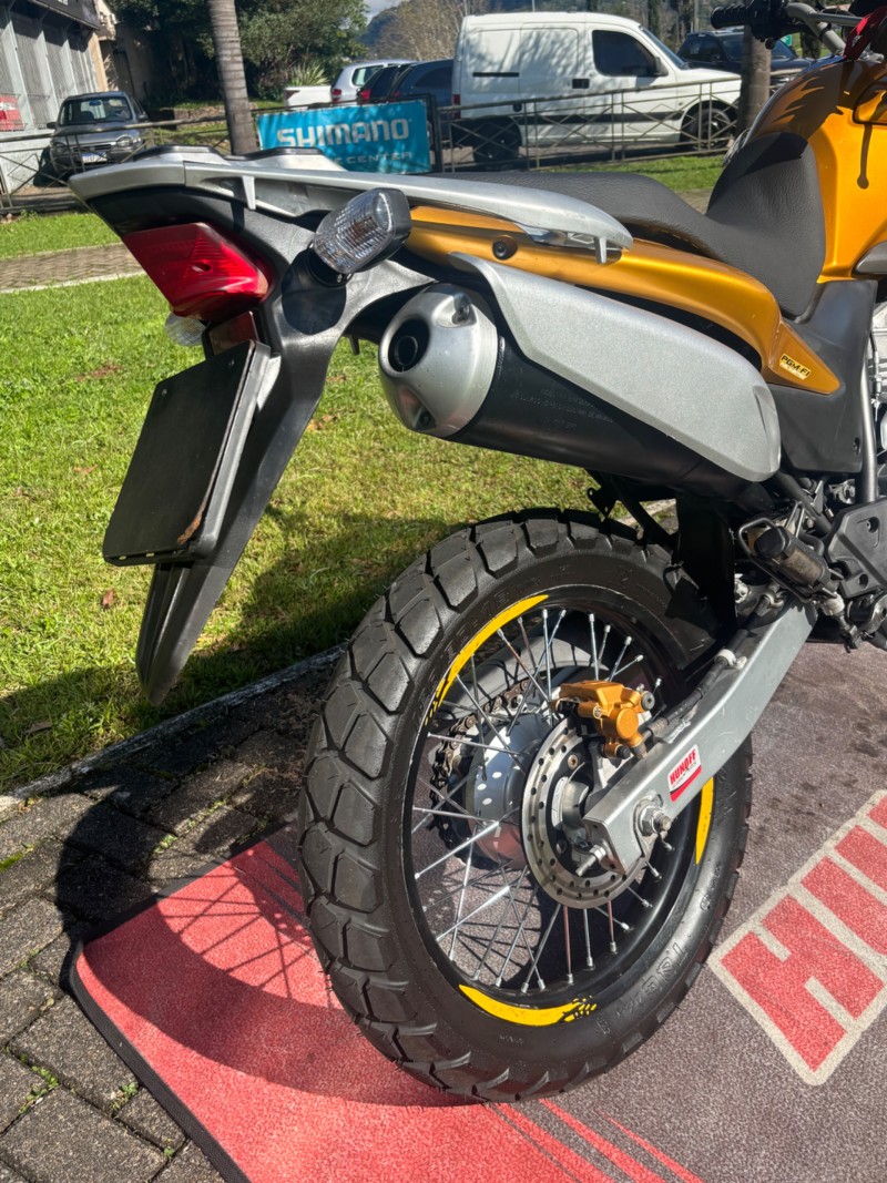 XRE 300  - 2011 - FELIZ