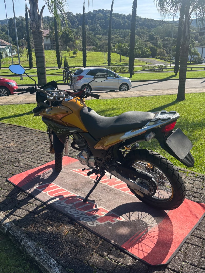 XRE 300  - 2011 - FELIZ