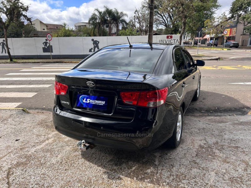 CERATO 1.6 SEDAN 16V GASOLINA 4P MANUAL - 2011 - VENâNCIO AIRES