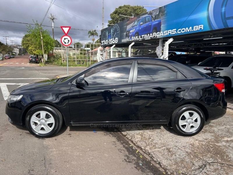 CERATO 1.6 SEDAN 16V GASOLINA 4P MANUAL - 2011 - VENâNCIO AIRES