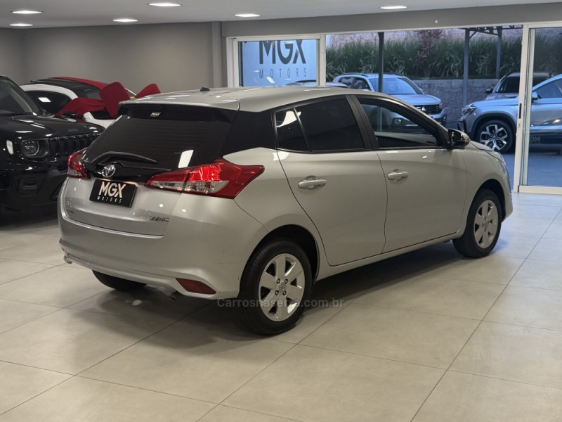 YARIS 1.3 XL LIVE 16V FLEX 4P AUTOMÁTICO - 2021 - PORTO ALEGRE
