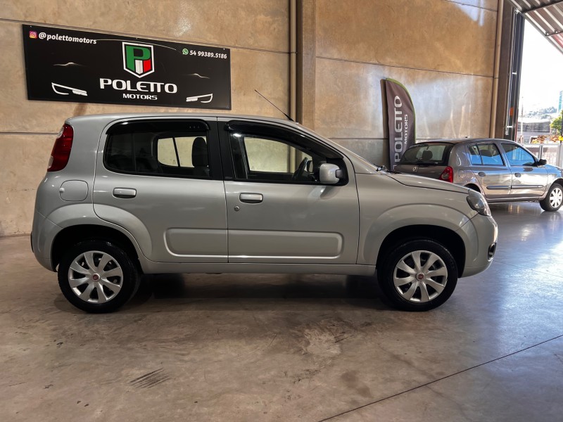 UNO 1.0 EVO VIVACE 8V FLEX 4P MANUAL - 2011 - CAXIAS DO SUL