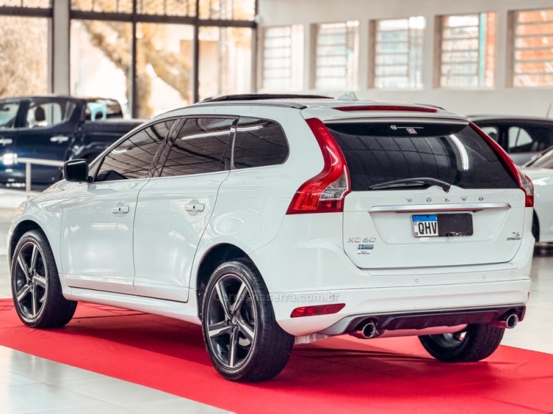 XC60 2.0 T6 R DESIGN TURBO GASOLINA 4P AUTOMÁTICO - 2015 - NOVA PRATA