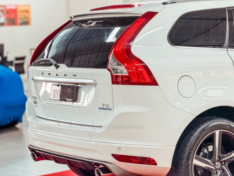 XC60 2.0 T6 R DESIGN TURBO GASOLINA 4P AUTOMÁTICO - 2015 - NOVA PRATA