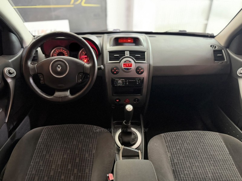MÉGANE 1.6 DYNAMIQUE GRAND TOUR 16V FLEX 4P MANUAL - 2011 - NOVO HAMBURGO