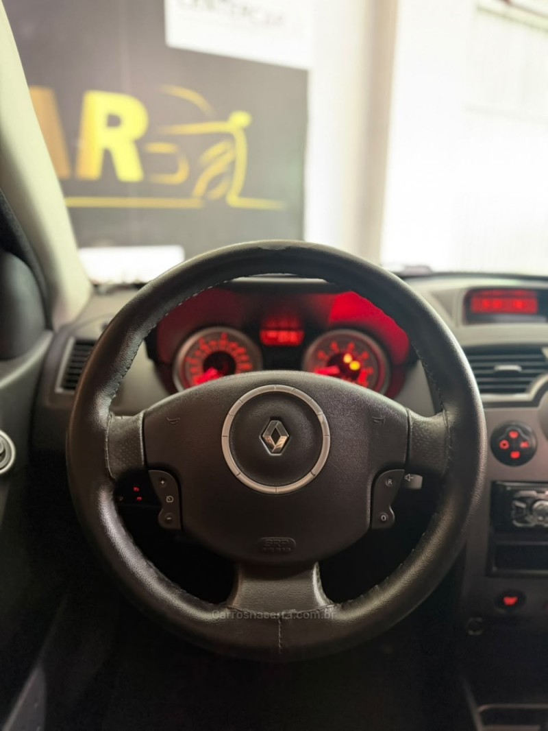 MÉGANE 1.6 DYNAMIQUE GRAND TOUR 16V FLEX 4P MANUAL - 2011 - NOVO HAMBURGO