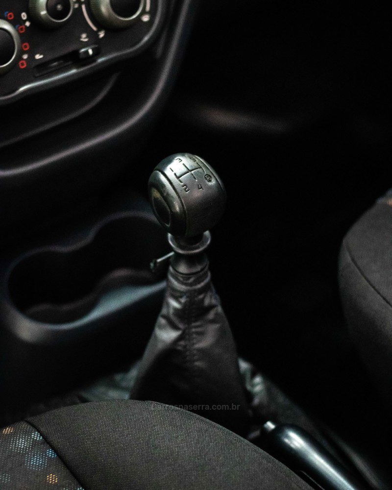 UNO 1.0 VIVACE 8V FLEX 4P MANUAL - 2014 - CAXIAS DO SUL