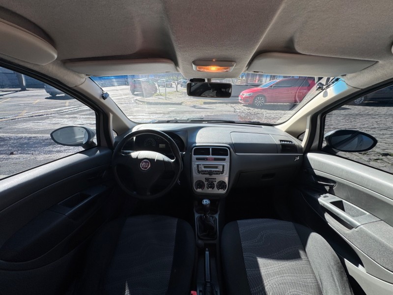 PUNTO 1.4 ATTRACTIVE ITALIA 8V FLEX 4P MANUAL - 2011 - CAXIAS DO SUL