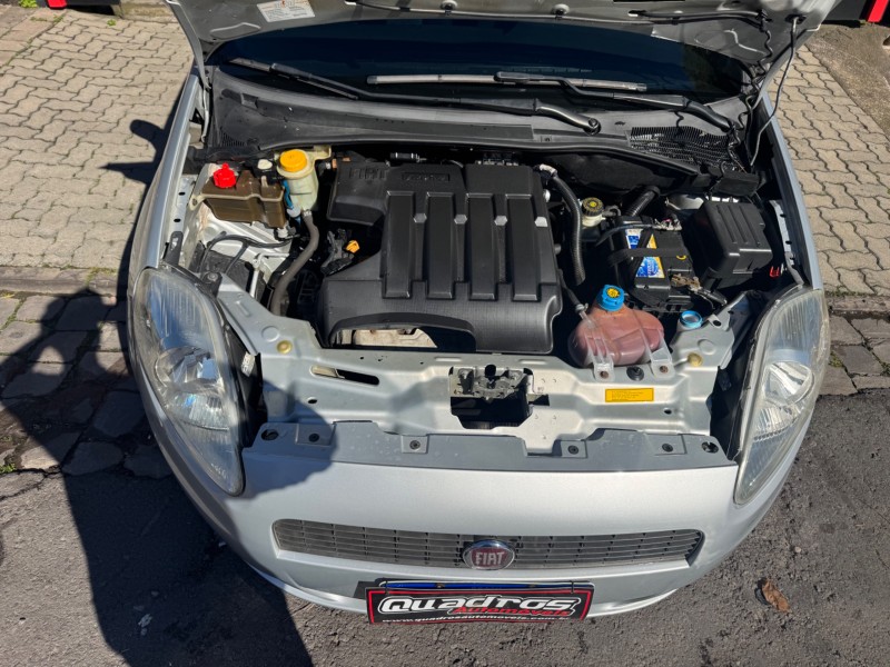 PUNTO 1.4 ATTRACTIVE ITALIA 8V FLEX 4P MANUAL - 2011 - CAXIAS DO SUL