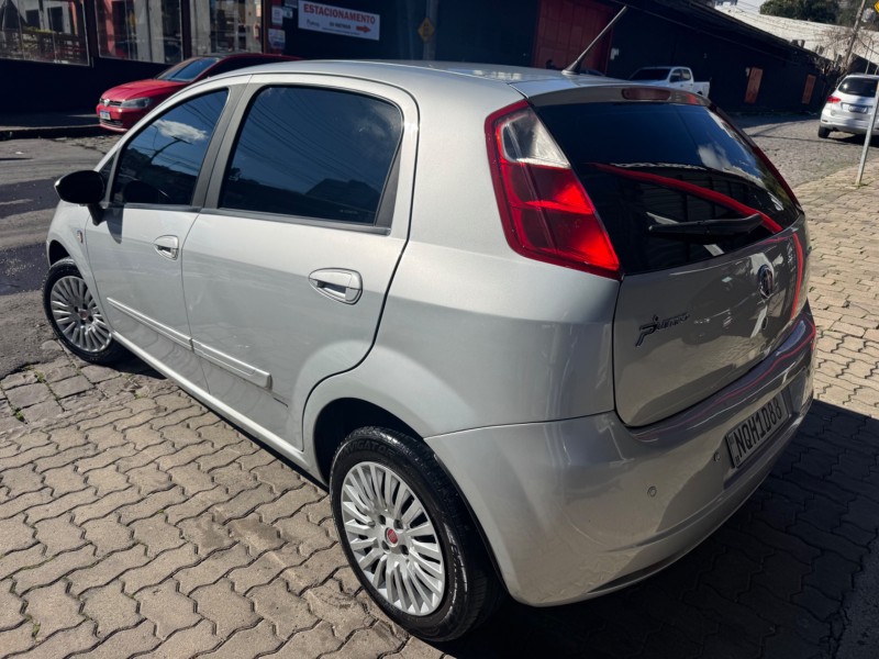 PUNTO 1.4 ATTRACTIVE ITALIA 8V FLEX 4P MANUAL - 2011 - CAXIAS DO SUL