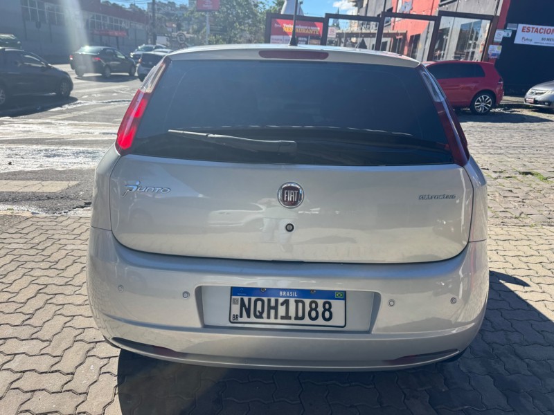 PUNTO 1.4 ATTRACTIVE ITALIA 8V FLEX 4P MANUAL - 2011 - CAXIAS DO SUL