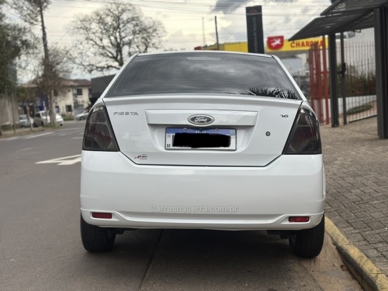 FIESTA 1.6 MPI SEDAN 8V FLEX 4P MANUAL - 2011 - PAROBé