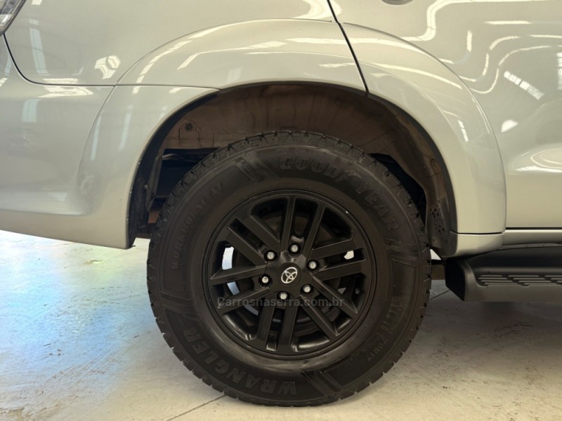 HILUX SW4 3.0 SRV 4X4 7 LUGARES 16V TURBO INTERCOOLER DIESEL 4P AUTOMÁTICO - 2015 - BENTO GONçALVES