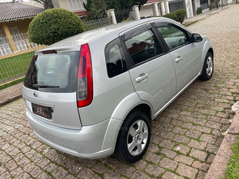 FIESTA 1.0 MPI 8V GASOLINA 4P MANUAL - 2014 - PORTO ALEGRE