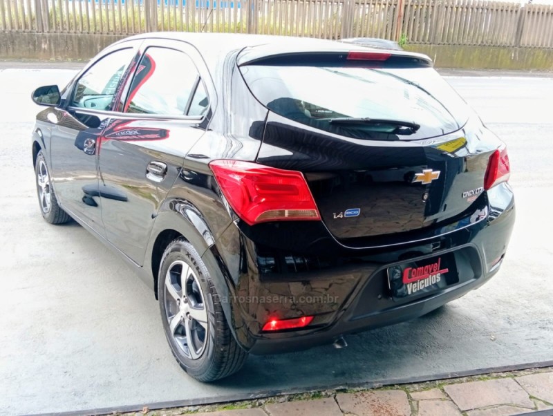 ONIX 1.4 MPFI LTZ 8V FLEX 4P MANUAL - 2018 - CANOAS