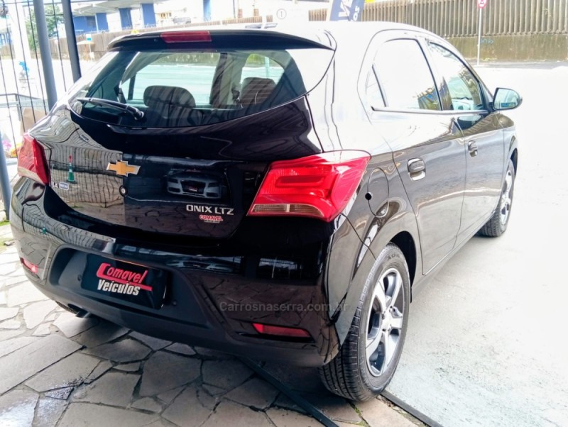 ONIX 1.4 MPFI LTZ 8V FLEX 4P MANUAL - 2018 - CANOAS