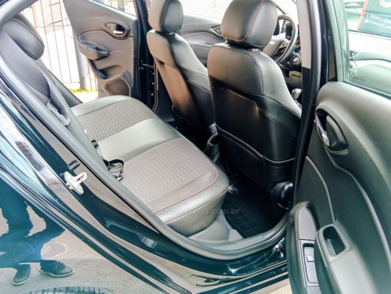 ONIX 1.4 MPFI LTZ 8V FLEX 4P MANUAL - 2018 - CANOAS