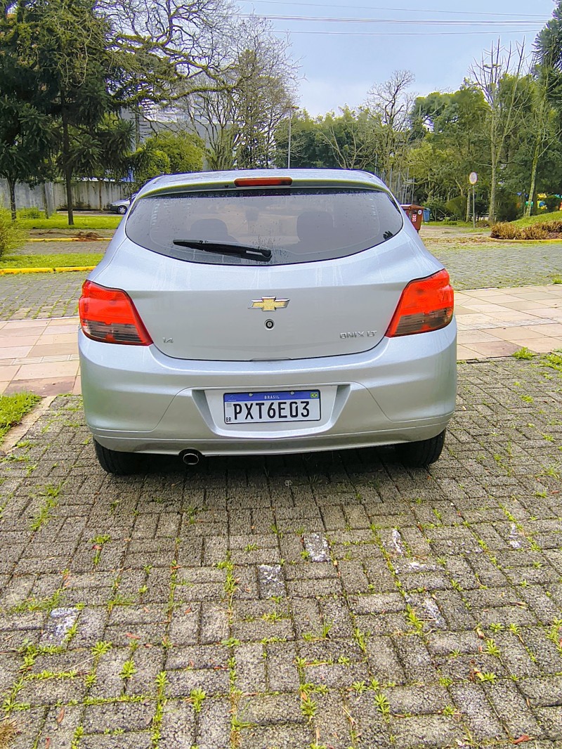 ONIX 1.4 MPFI LT 8V FLEX 4P MANUAL - 2016 - FARROUPILHA