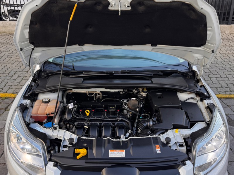 FOCUS 2.0 SE PLUS SEDAN 16V FLEX 4P AUTOMÁTICO - 2015 - CAXIAS DO SUL