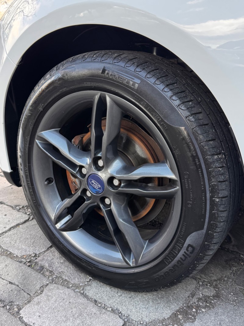 FOCUS 2.0 SE PLUS SEDAN 16V FLEX 4P AUTOMÁTICO - 2015 - CAXIAS DO SUL