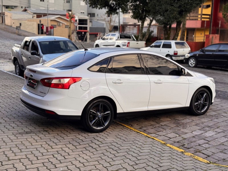 FOCUS 2.0 SE PLUS SEDAN 16V FLEX 4P AUTOMÁTICO - 2015 - CAXIAS DO SUL