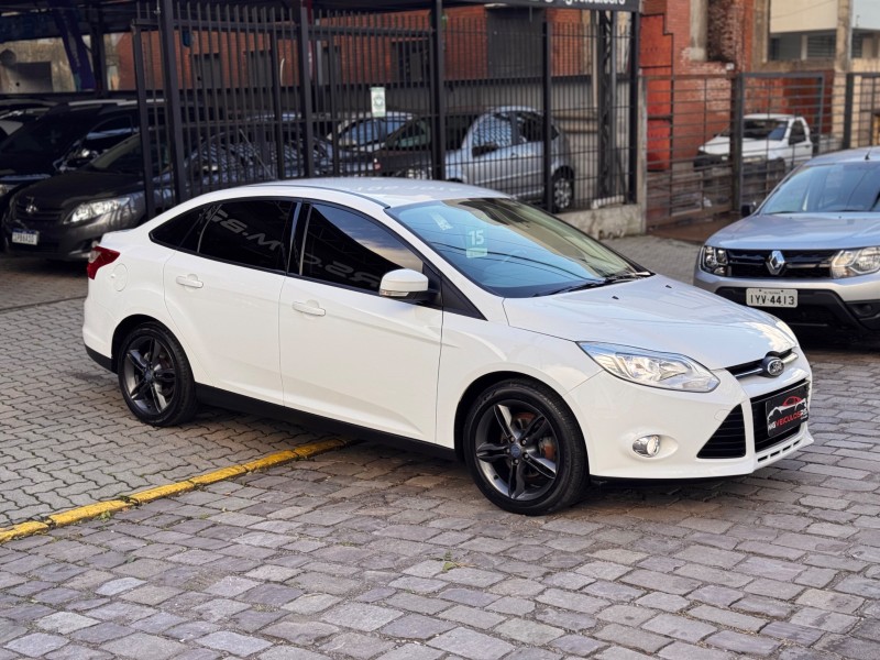 FOCUS 2.0 SE PLUS SEDAN 16V FLEX 4P AUTOMÁTICO - 2015 - CAXIAS DO SUL