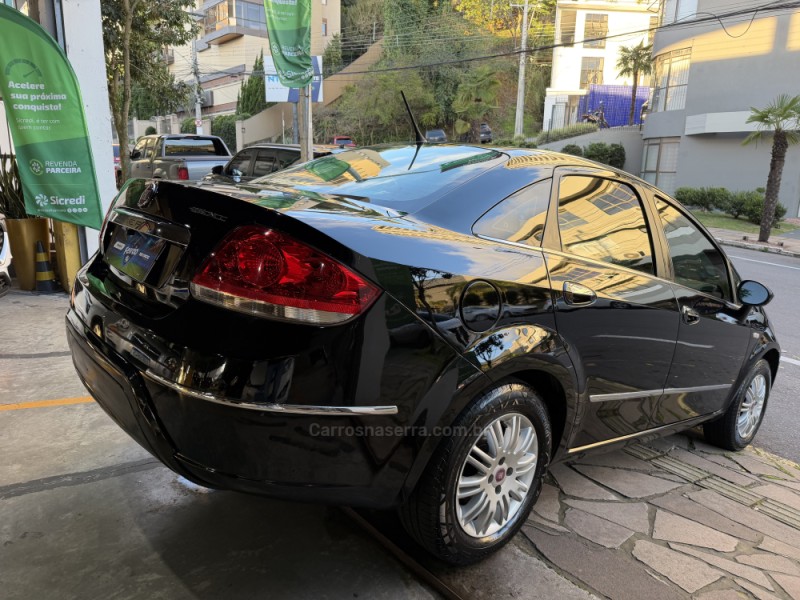 LINEA 1.8 ESSENCE 16V FLEX 4P MANUAL - 2015 - BENTO GONçALVES