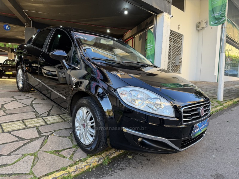LINEA 1.8 ESSENCE 16V FLEX 4P MANUAL - 2015 - BENTO GONçALVES