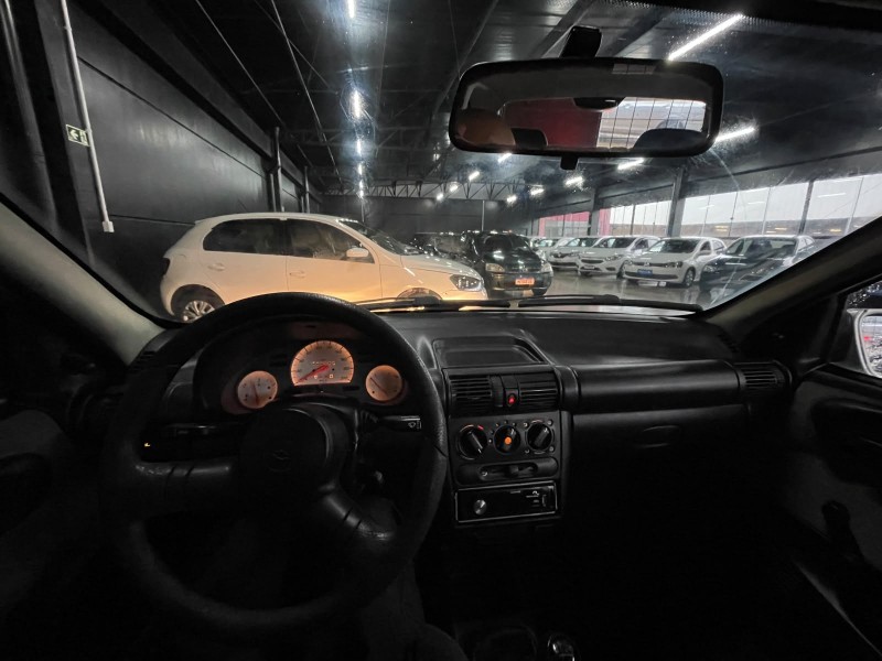 CORSA 1.0 MPFI SUPER 8V GASOLINA 4P MANUAL - 2001 - CAXIAS DO SUL