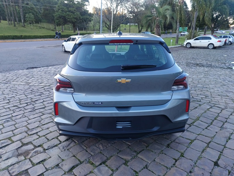 ONIX 1.0 12V FLEX 4P MANUAL - 2027 - FLORES DA CUNHA