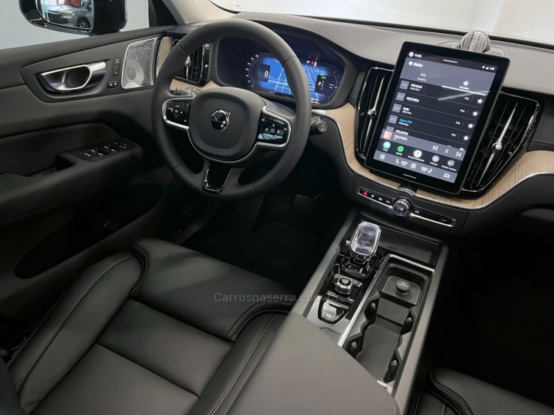 XC60 2.0 T8 ULTRA DARK AWD HÍBRIDO 4P AUTOMÁTICO - 2026 - FLORES DA CUNHA