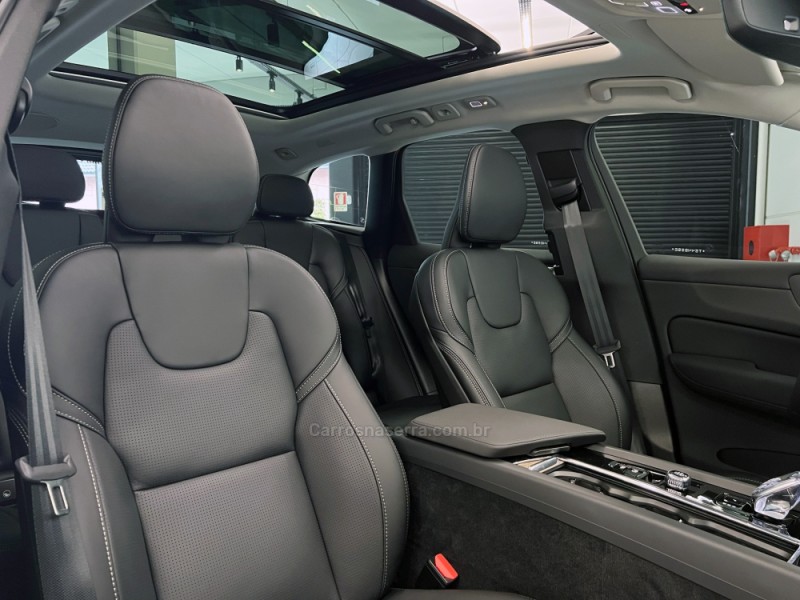 XC60 2.0 T8 ULTRA DARK AWD HÍBRIDO 4P AUTOMÁTICO - 2026 - FLORES DA CUNHA