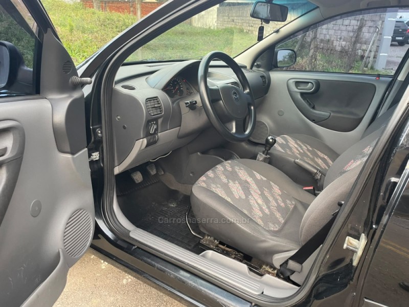 CORSA 1.0 MPFI MAXX 8V GASOLINA 4P MANUAL - 2005 - CAXIAS DO SUL