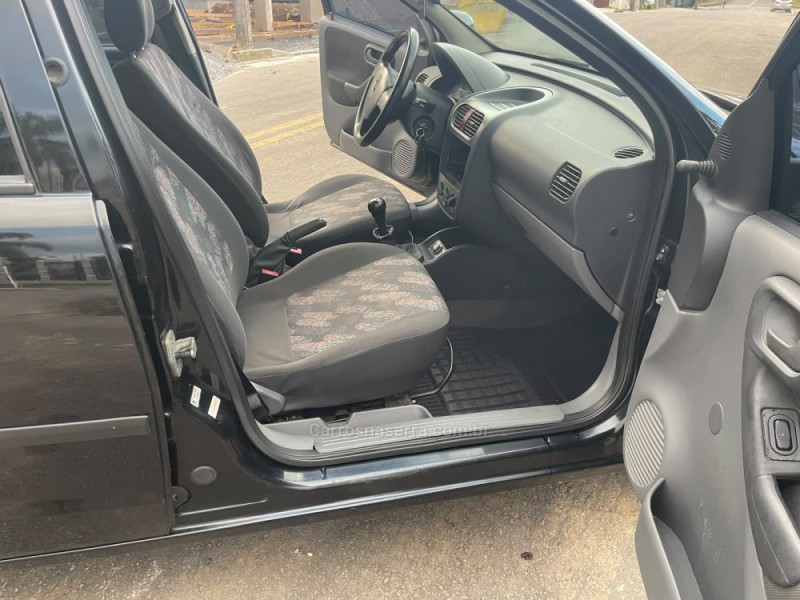 CORSA 1.0 MPFI MAXX 8V GASOLINA 4P MANUAL - 2005 - CAXIAS DO SUL
