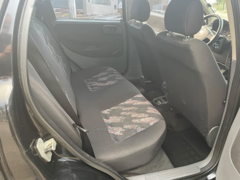 CORSA 1.0 MPFI MAXX 8V GASOLINA 4P MANUAL - 2005 - CAXIAS DO SUL