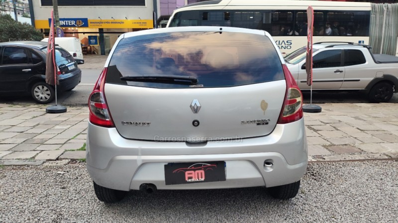 SANDERO 1.0 EXPRESSION 16V FLEX 4P MANUAL - 2011 - CAXIAS DO SUL