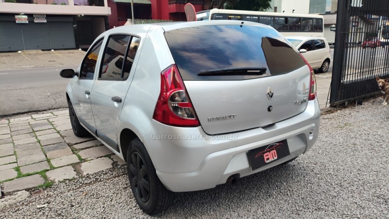SANDERO 1.0 EXPRESSION 16V FLEX 4P MANUAL - 2011 - CAXIAS DO SUL