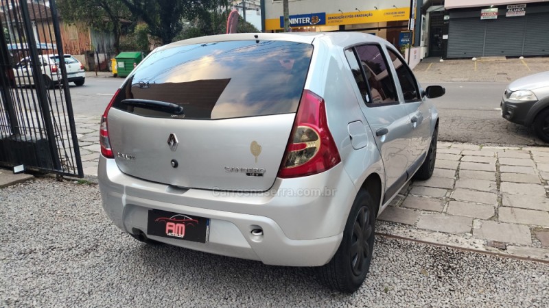 SANDERO 1.0 EXPRESSION 16V FLEX 4P MANUAL - 2011 - CAXIAS DO SUL