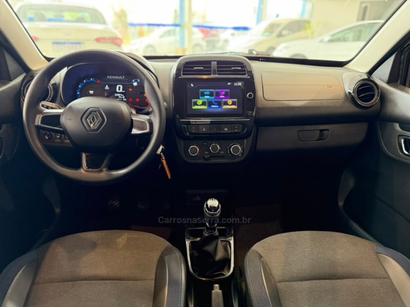 KWID 1.0 12V SCE FLEX INTENSE MANUAL - 2023 - VACARIA