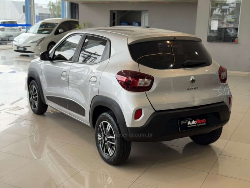 KWID 1.0 12V SCE FLEX INTENSE MANUAL - 2023 - VACARIA